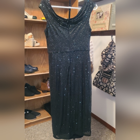 Fancy Black/Green Dress - Picture 5 of 7